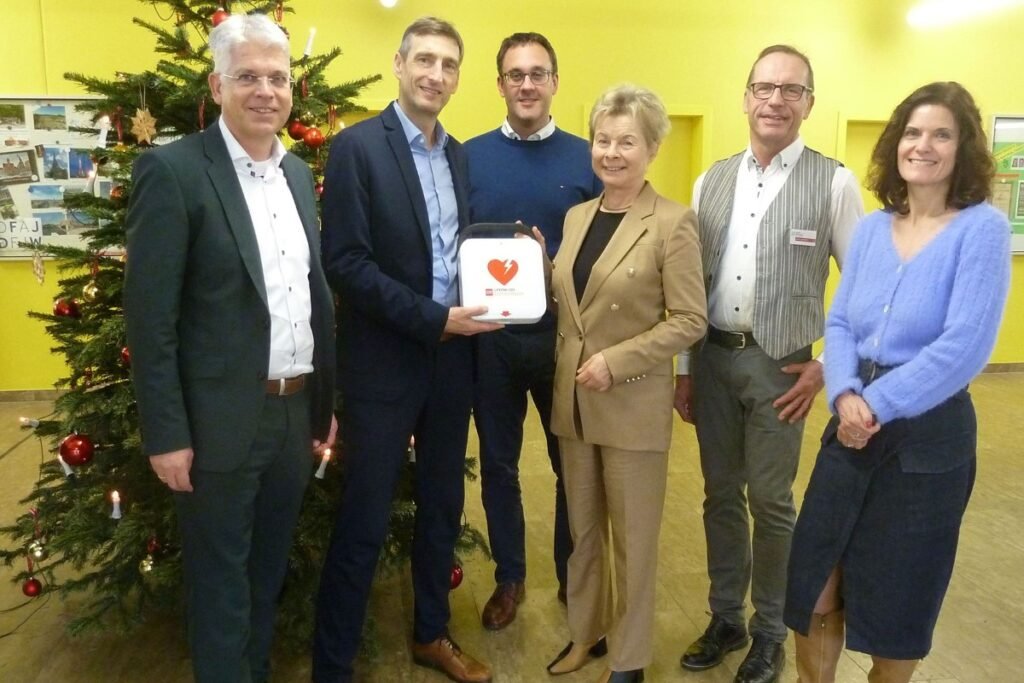 Sparkasse und Förderverein unterstützen Berufsschule 2