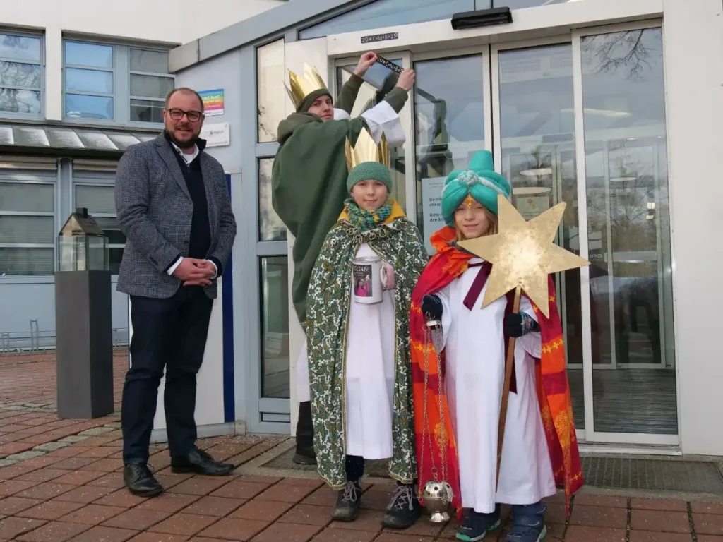 Sternsinger zu Besuch im Landratsamt Coburg