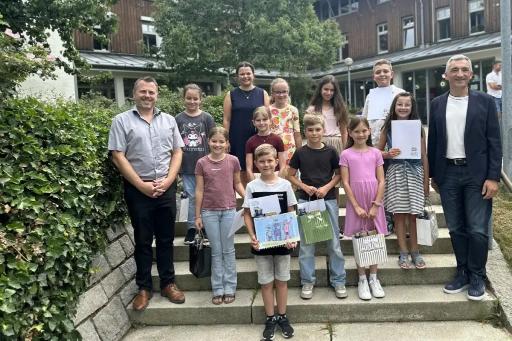 Kinder malten ihre Alltagshelden