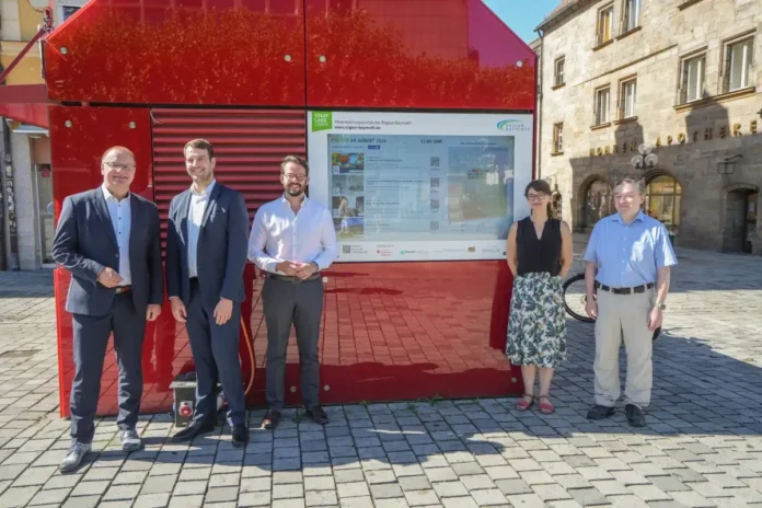 Neu: Infoscreen am „Roten Häuschen“ Neu: Infoscreen am „Roten Häuschen“