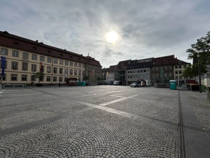 Ein innovatives Maßnahmenpaket für die „Lebensader Innenstadt“ Ein innovatives Maßnahmenpaket für die „Lebensader Innenstadt“