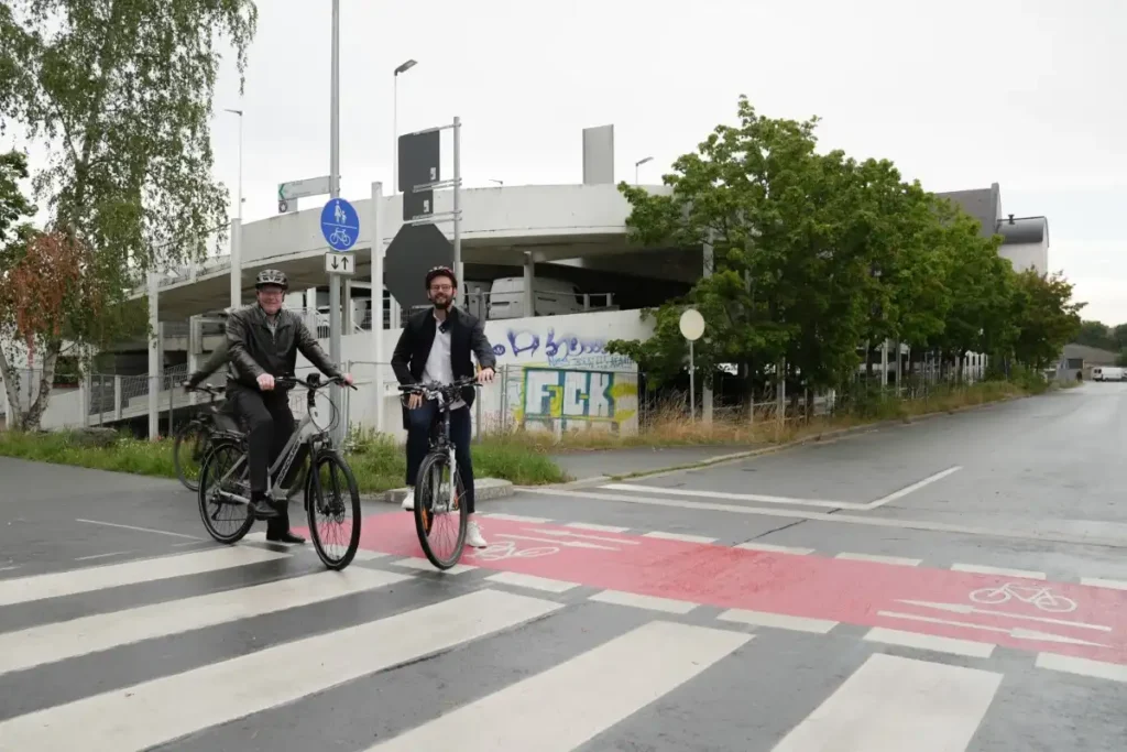 Hier haben Fahrräder Vorfahrt!