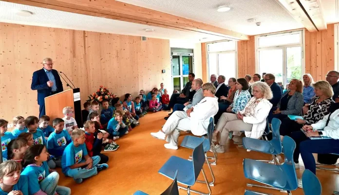 Verbindungsbau der Grundschule St. Georgen eingeweiht