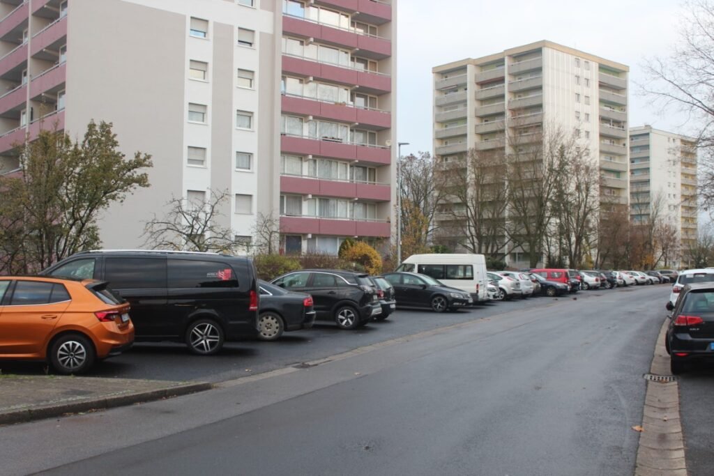Siemensstraße: Genug Platz für Bäume und Parkplätze