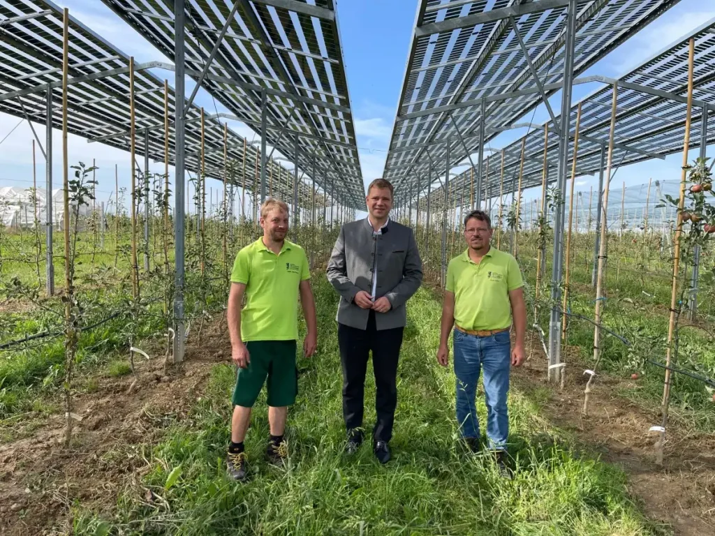 Agri-PV-Anlage Deutenkofen seit gut zwei Monaten in Betrieb