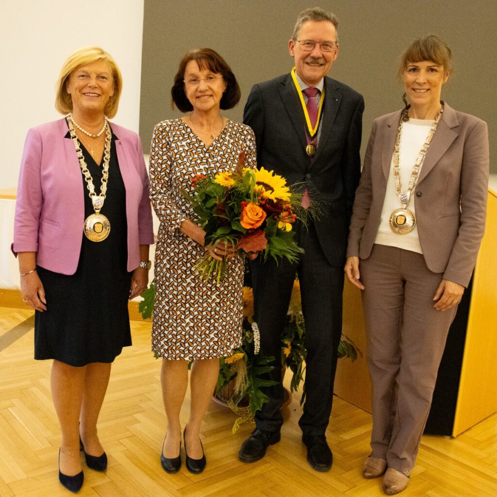 Goldene Bürgermedaille an Hans Pechstein