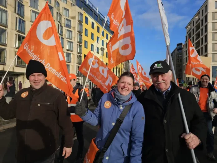 Bayerische ÖDP-Parteispitze bei „Wir haben es satt!“-Demo in Berlin „Eigentlich sollten die Bauern gegen den Bauernverbandspräsidenten demonstrieren“