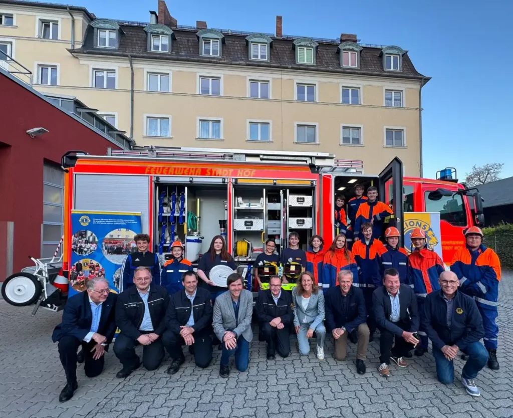 Lions-Club Hof spendet 15.000 Euro für neuen Jugendraum der Freiwilligen Feuerwehr