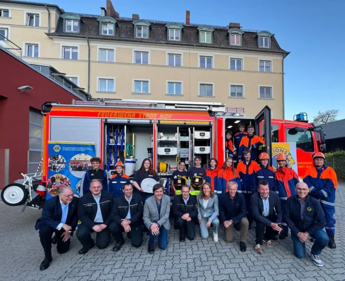 Lions-Club Hof spendet 15.000 Euro für neuen Jugendraum der Freiwilligen Feuerwehr