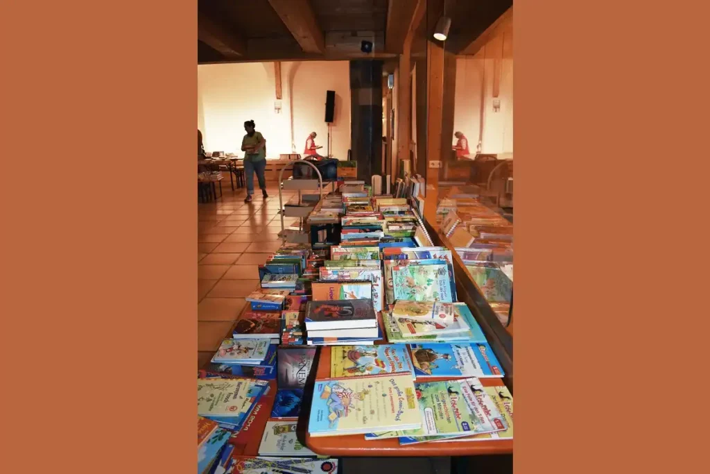 Schmökern, Stöbern und Gutes tun beim Bücherflohmarkt