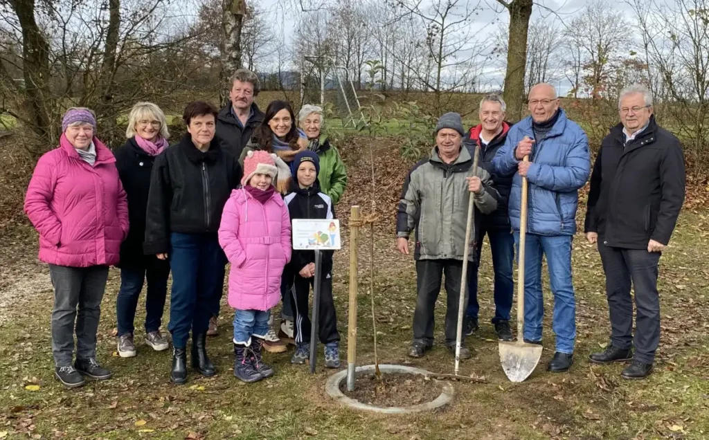 Erster Generationenbaum im Landkreis gepflanzt
