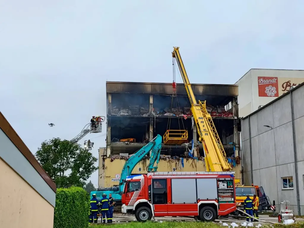 Großbrand Firma Brandt in Landshut