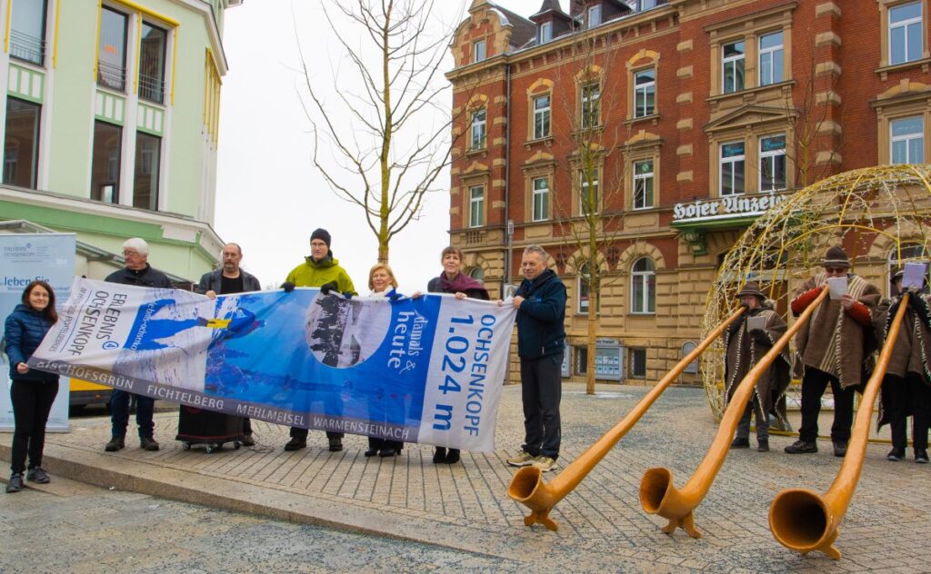 Ochsenkopfflagge am Oberen Torplatz gehisst