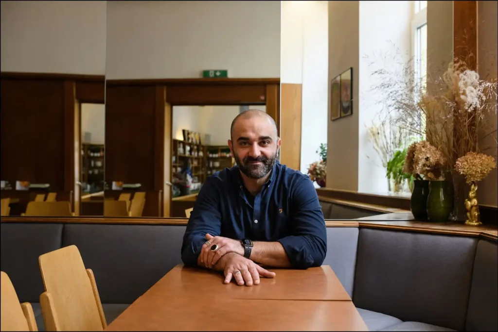Lesung „Meine vielen Väter“ mit Hamed Abboud