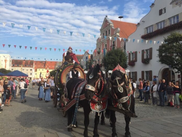 Sechs Tage Volksfest in Kelheim