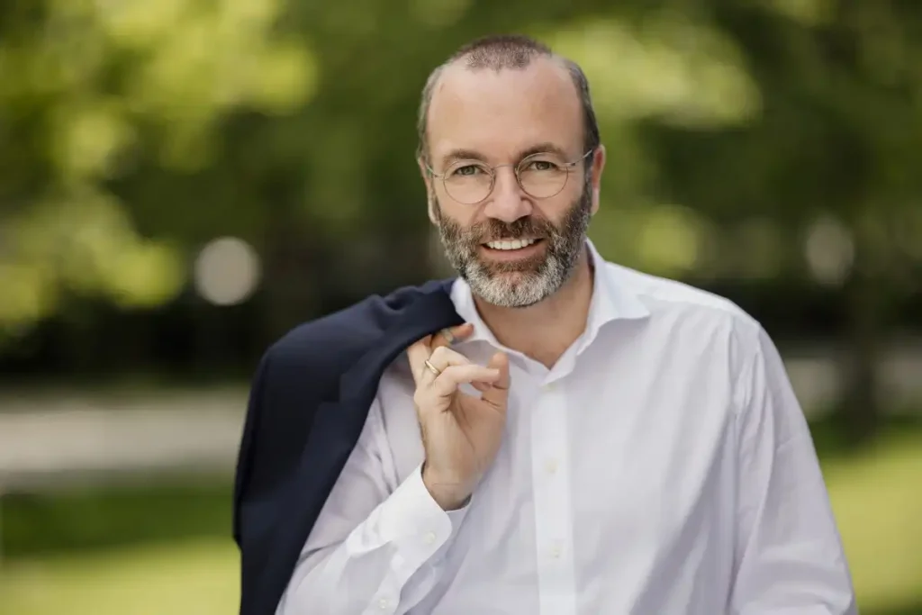 Manfred Weber spricht am 3. Juni in Velden