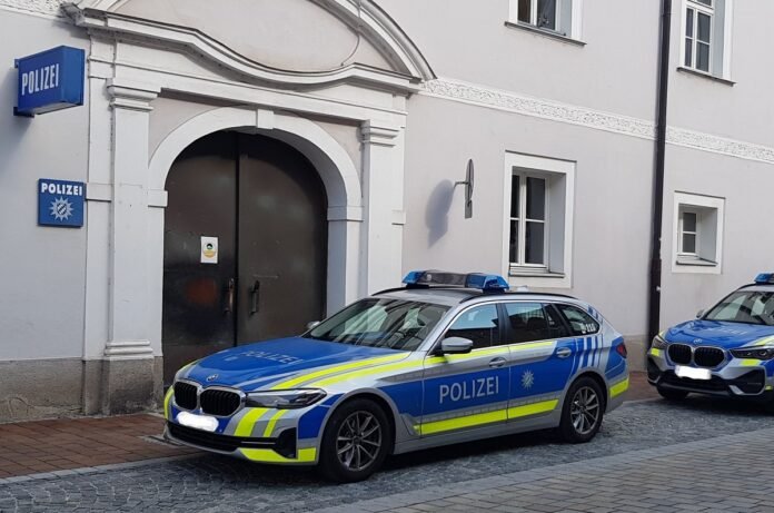 Falscher Sanitäter auf dem Dultgelände im Einsatz Polizei Landshut