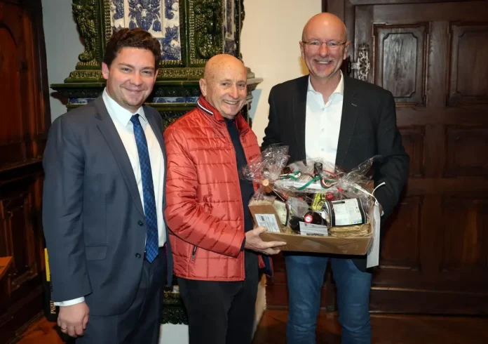 Hans Rampf wird Landshuter Ehrenbürger Hans Rampf wird Landshuter Ehrenbürger