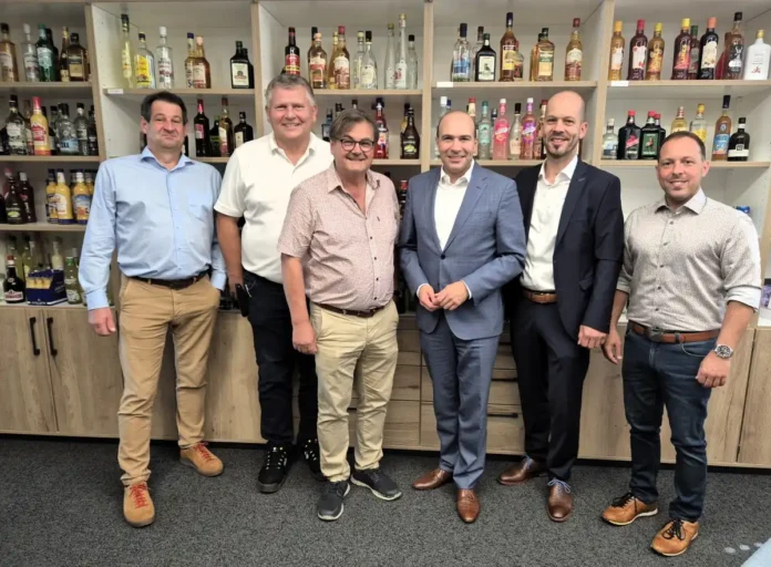 Alkoholsteuer: Rola fordert Nachbesserung MdB Florian Oßner unterstützt Kompromissvorschlag des Rottenburger Herstellers