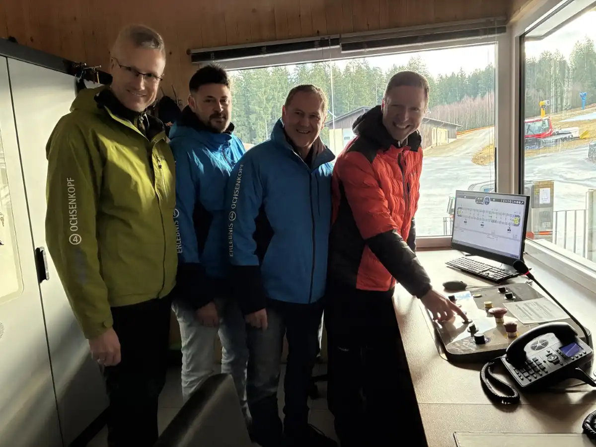 Auftakt der Wintersaison 2025/26 am Ochsenkopf Der symbolische Startschuss fällt