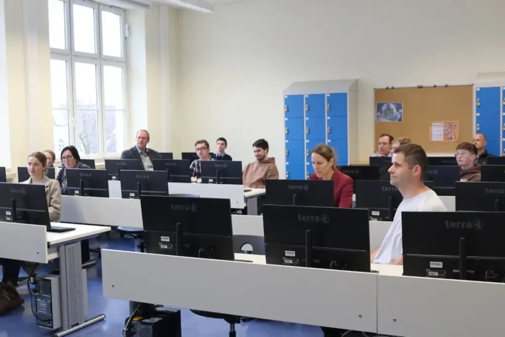 Einweihung des neuen Computerraums am Schiller-Gymnasium