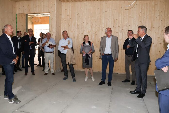 Schulausschuss besichtigt Baufortschritt an der FOS/BOS Rosenheim