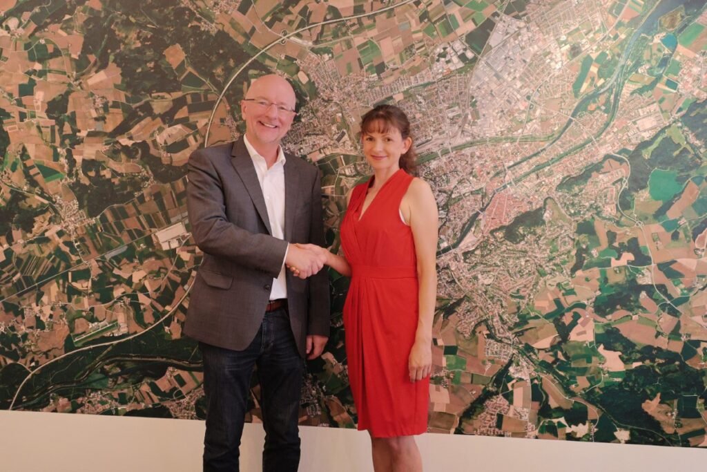 Dr. Julia Cichon unterstützt OB-Direkthilfe