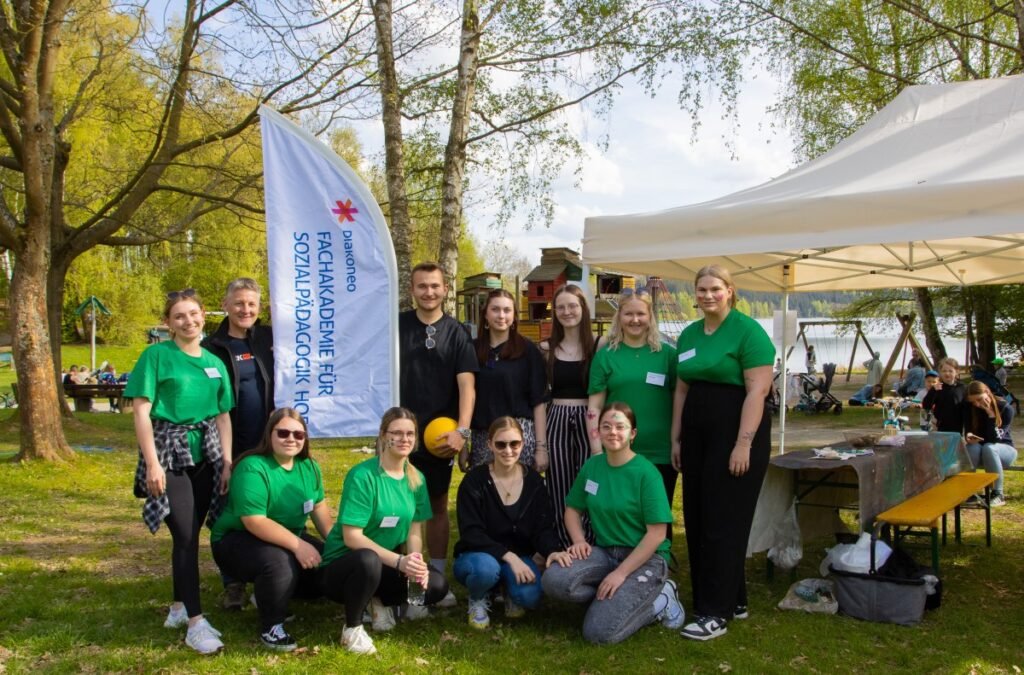 Spiel- und Bastelaktionen für Kinder und Familien mit der Fachakademie für Sozialpädagogik