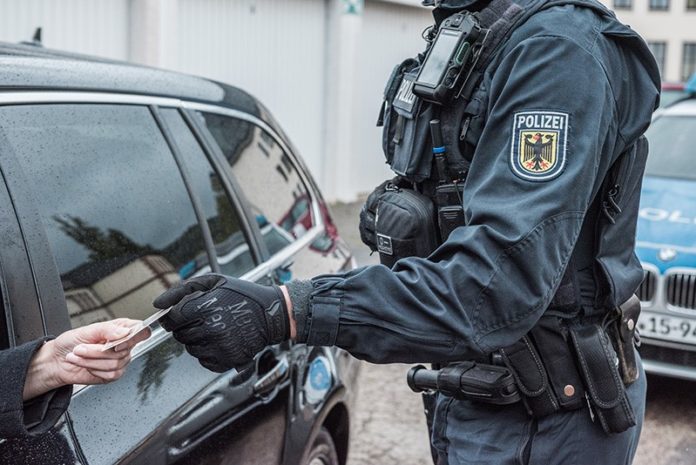 Schleuser setzt Migranten in Willmering ab - Bundespolizei sucht Zeugen