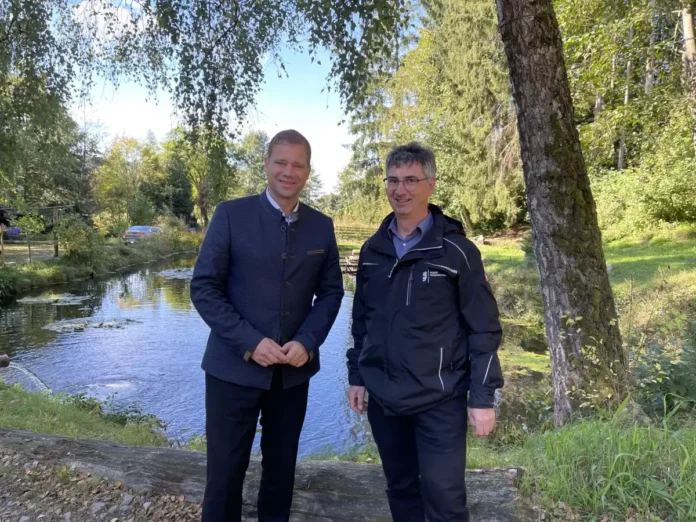 Bezirk wirbt für niederbayerische Fischproduktion
