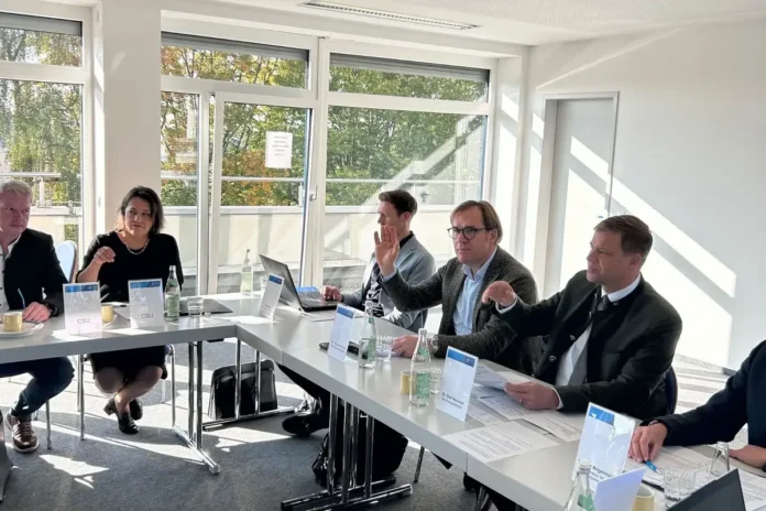 Starke Partnerschaft für die Versorgung junger Menschen Starke Partnerschaft für die Versorgung junger Menschen