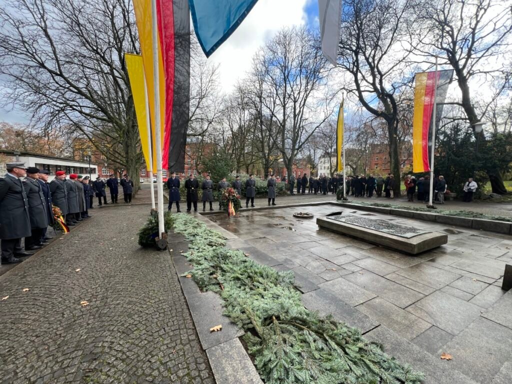 Gemeinsame Gedenkstunde am Ehrenmal