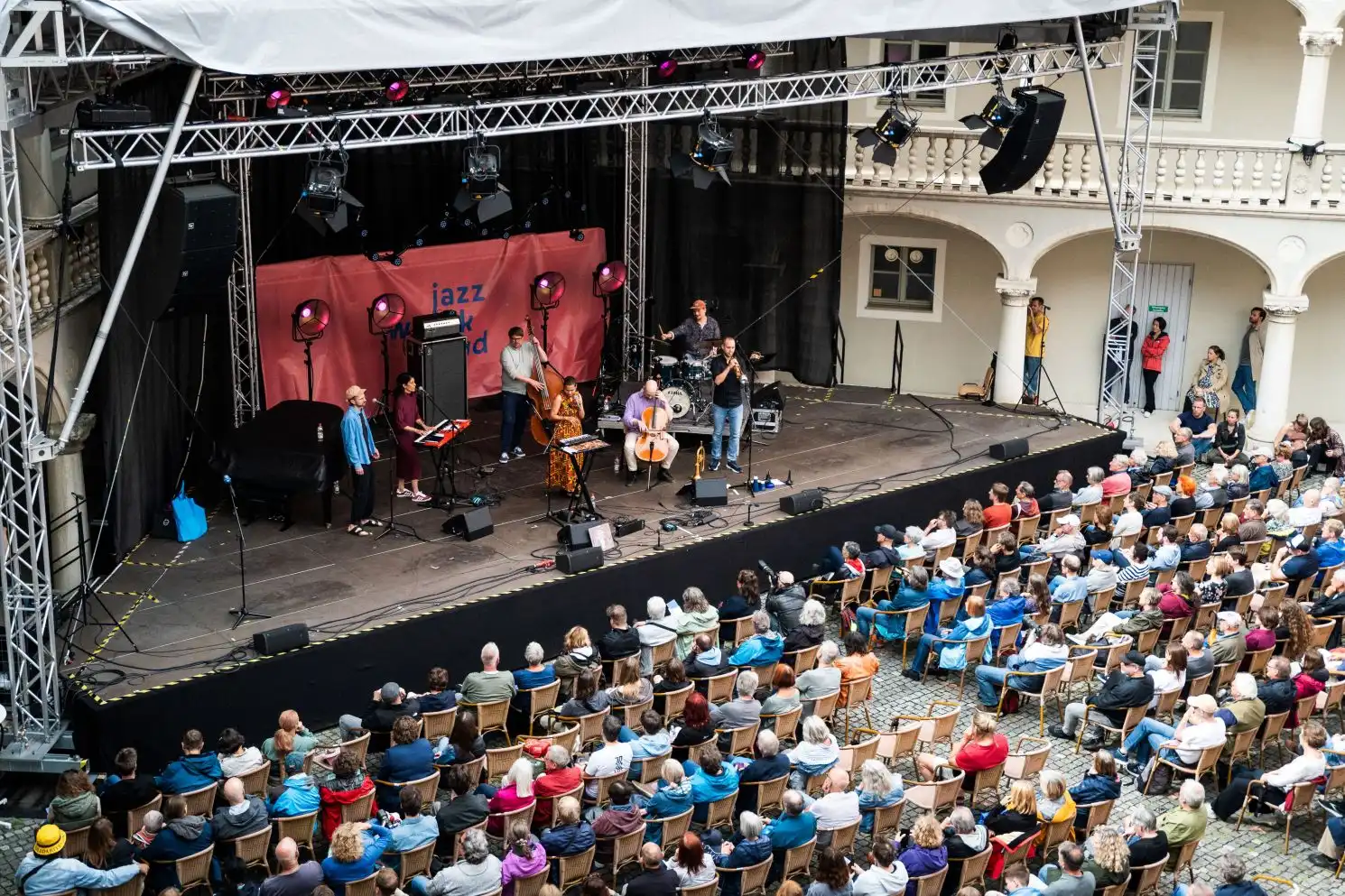 Regensburg vibriert ab Donnerstagabend, 10. Juli 2025, in allen Spielarten des Jazz.