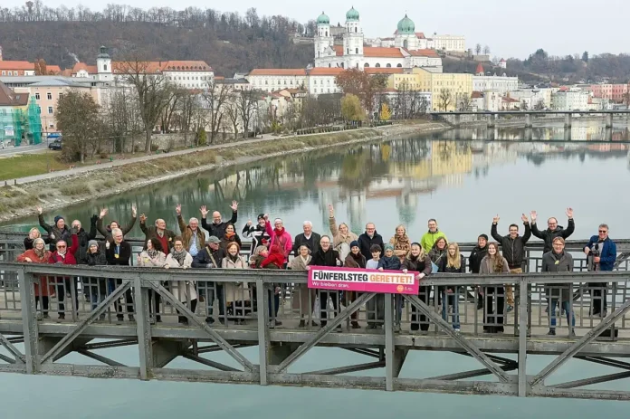 Jubel auf dem Fünferlsteg