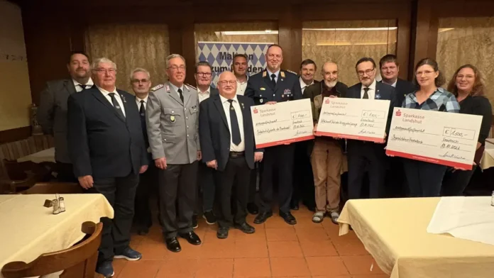 Kreiskrieger- und Soldatenverband Landshut übergibt Erlös des Benefizkonzerts