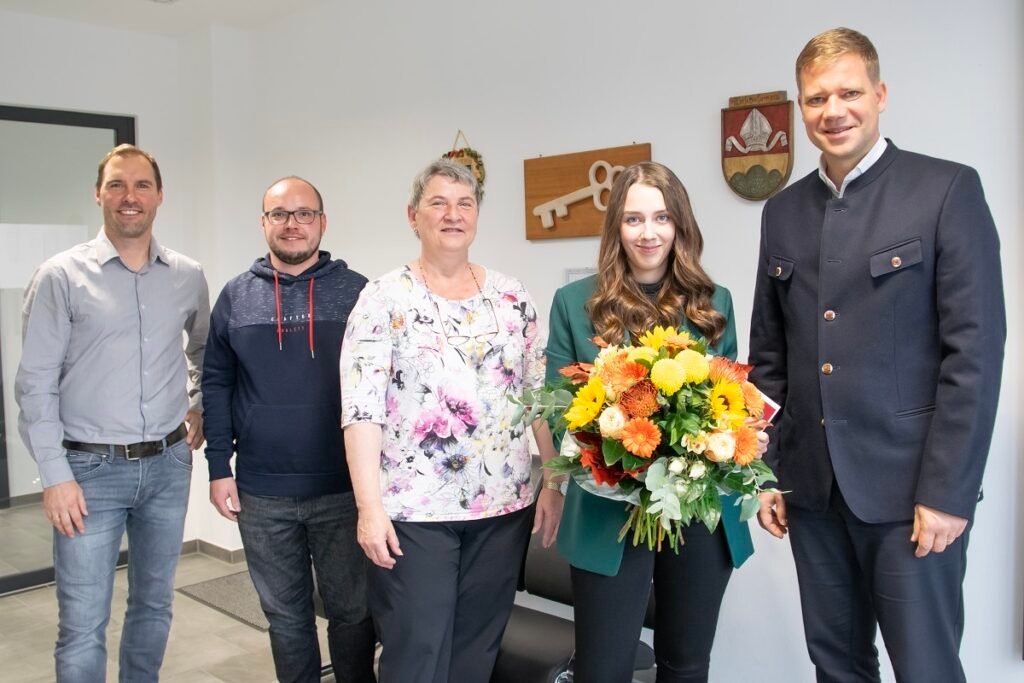 Gratulation zu exzellentem Abschluss