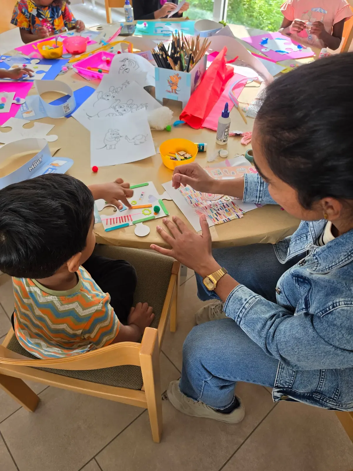 Kinder mit und ohne Behinderung begegnen sich beim WDR-Aktionstag