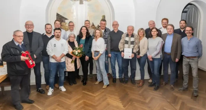 Stadt-Fußballer bleiben unter bewährter Führung Stadt-Fußballer bleiben unter bewährter Führung