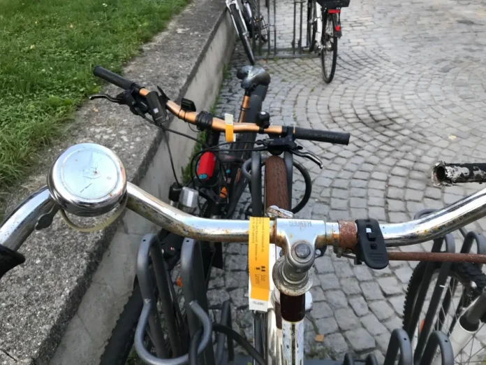 „Schrottradaktion“ in der Innenstadt „Schrottradaktion“ in der Innenstadt