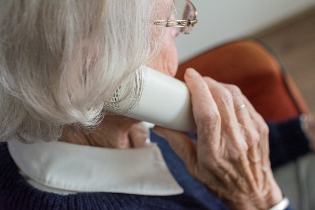 Telefon Betrüger Anruf Frau